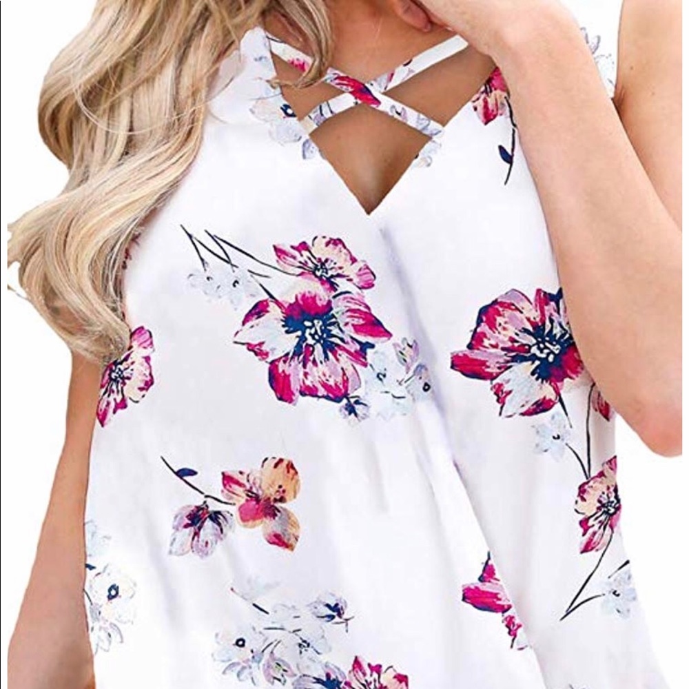 Brand new cute flowy top